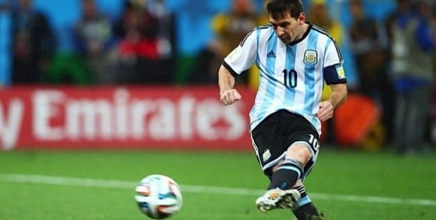 Na ESPN Brasil, comentarista argentino chora e desabafa