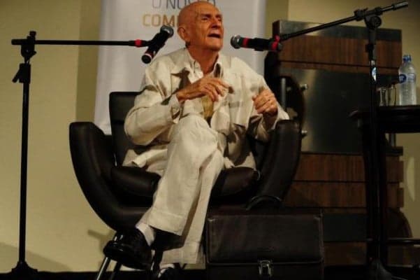 Famosos lamentam falecimento do escritor Ariano Suassuna