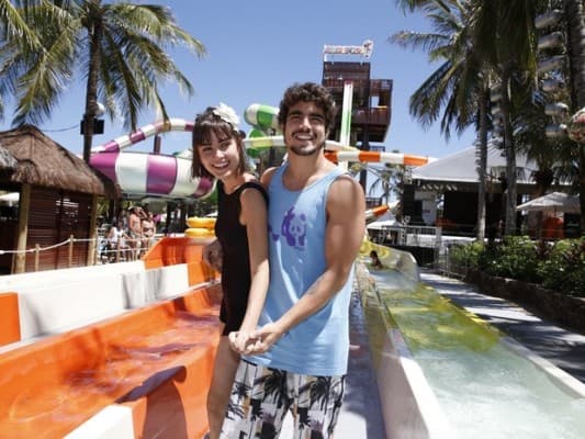 Caio Castro teria colocado Maria Casadevall na "friendzone"