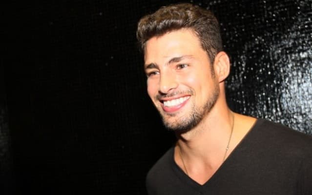Cauã Reymond fala sobre o sucesso de "Avenida Brasil" na Argentina