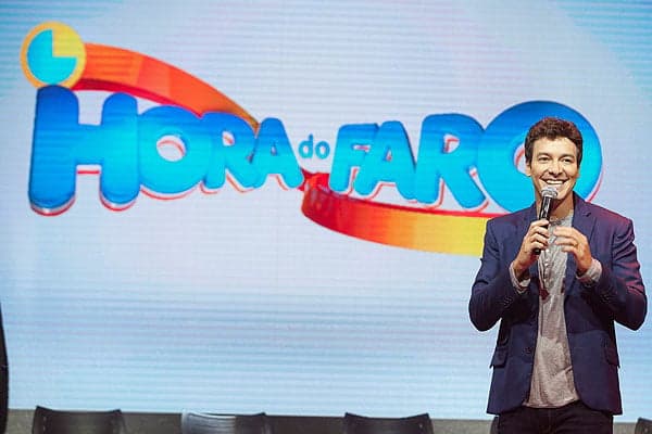 Record anunciou "Hora do Faro", mas continua apresentando "O Melhor do Brasil"