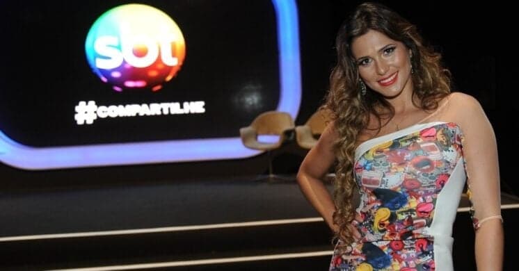 Lívia Andrade exibe curvas e aproveita as belezas da Bahia