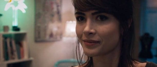 Maria Casadevall aparece como Lili, personagem da nova série da GNT