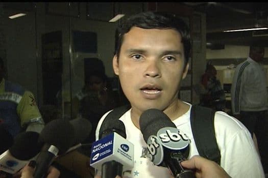 Cinegrafista do SBT, agredido em manifestação, presta queixa contra tentativa de roubo