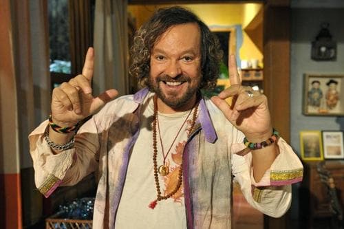 Escola de Wolf Maya, diretor da Globo, obriga atores a fumar