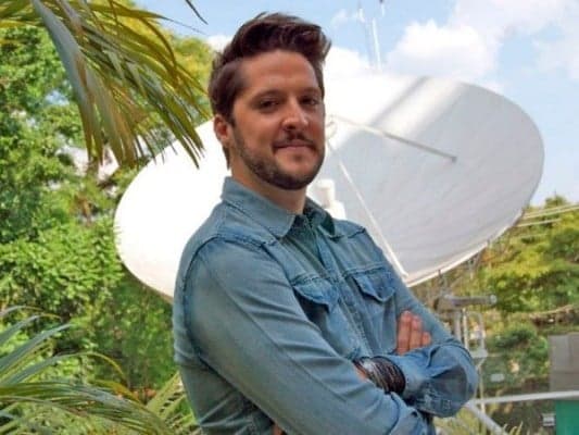 Longe da TV, André Vasco negocia retorno com a Band