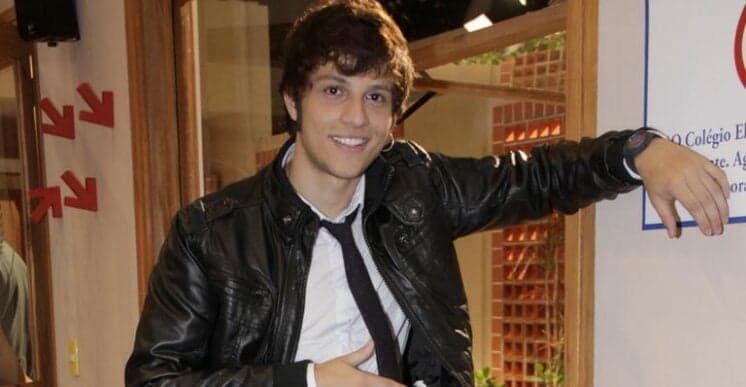Chay Suede deve estrelar espécie de "RBD do Rock" na Globo