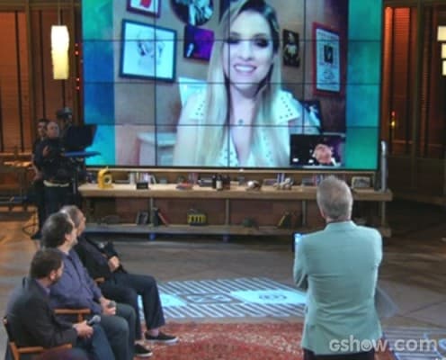 Pedro Bial lê comentário de internauta e é detonado ao vivo em seu programa 