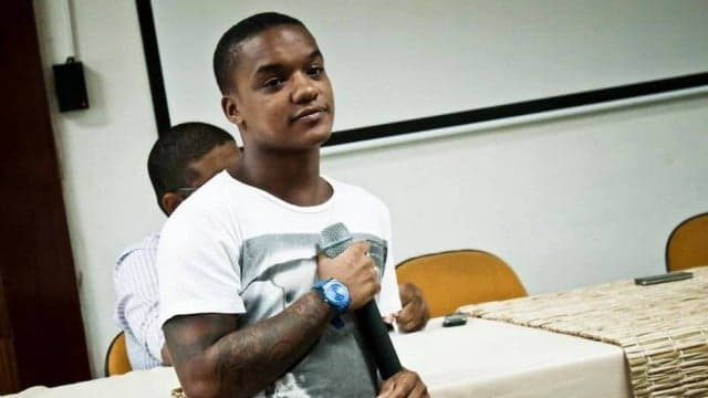 Darlan Cunha agora faz teatro e pede chance na televisão