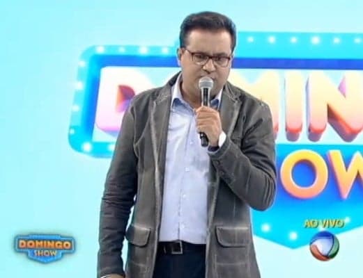 "Domingo Show" ganha de virada do SBT