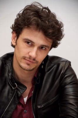 James Franco gay e com dois homens