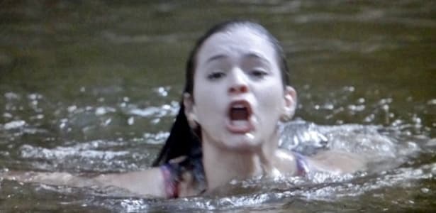‘‘Em Família’’: Shirley não socorre Luiza, que se afoga em lago