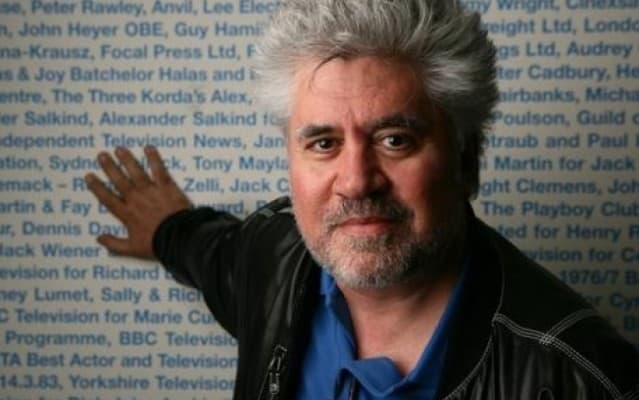 Pedro Almodóvar recebe convite da Globo para dirigir minissérie "Dama da Noite"