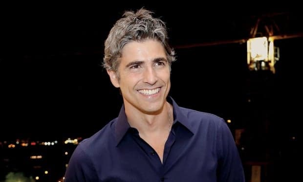 Reynaldo Gianecchini posa com cabelo bagunçado e comenta: "Cara de segunda"