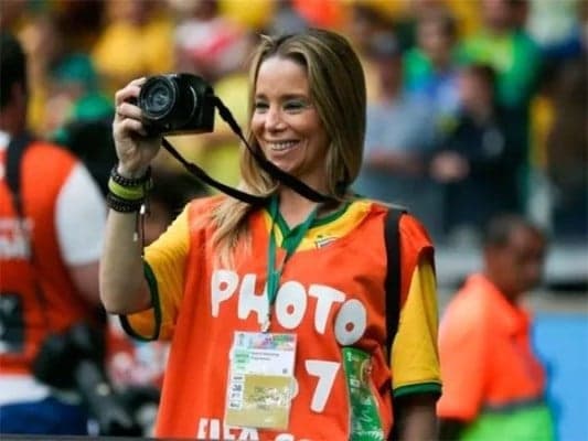 Fifa explica presença de Danielle Winits em área restrita à imprensa