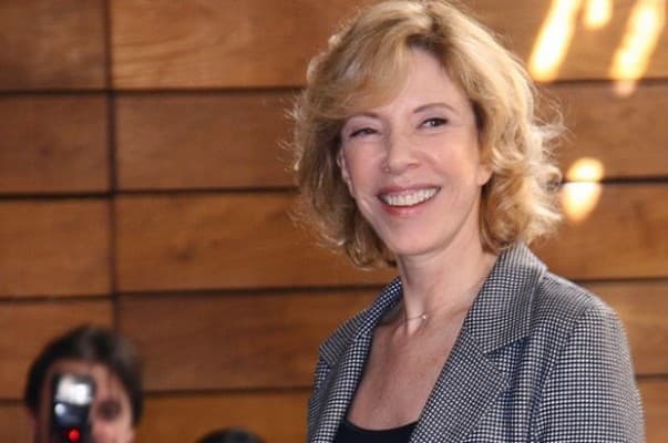 Polêmica! Marília Gabriela se irrita com pedidos para entrevista com webcelebridade