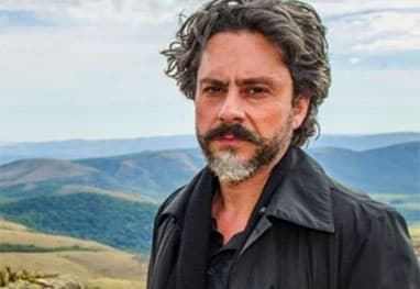 ‘‘Império’’: Após José Alfredo passar mal, família se assusta 