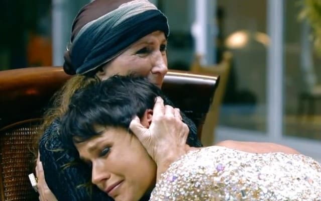 Emocionada Xuxa faz desabafo nas redes sociais sobre saúde da sua mãe