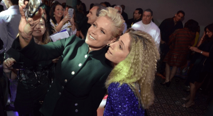 Xuxa rouba a cena na festa da novela "Boogie Oogie"