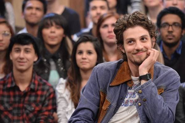 Chay Suede fala sobre primeira cena com Fernanda Montenegro: "senti frio"