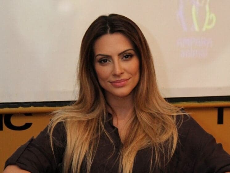 Cleo Pires comenta boatos de envolvimento com o padrasto