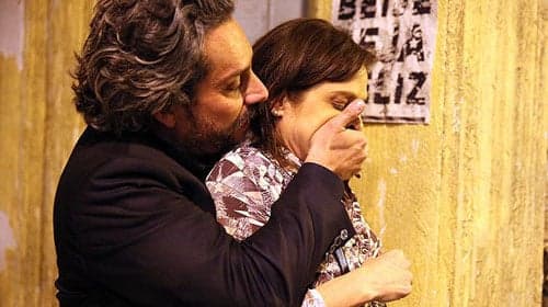 "Império": José Alfredo ameaça matar Cora após ela descobrir o romance dele com Isis