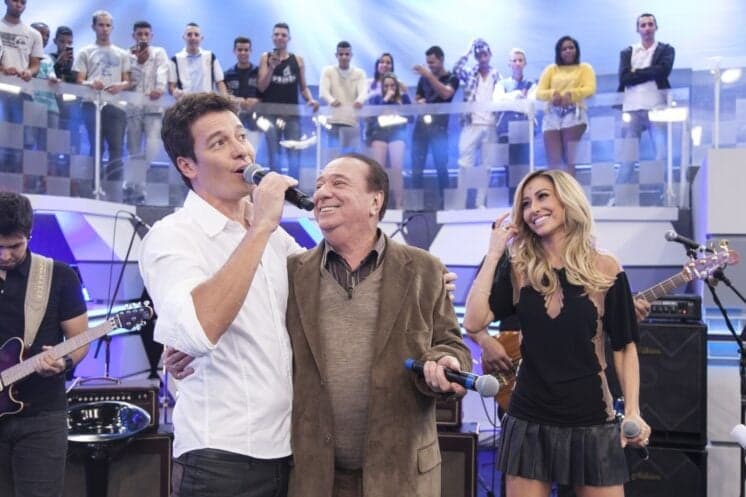 Sabrina Sato da Record leva Raul Gil do SBT para passear na emissora