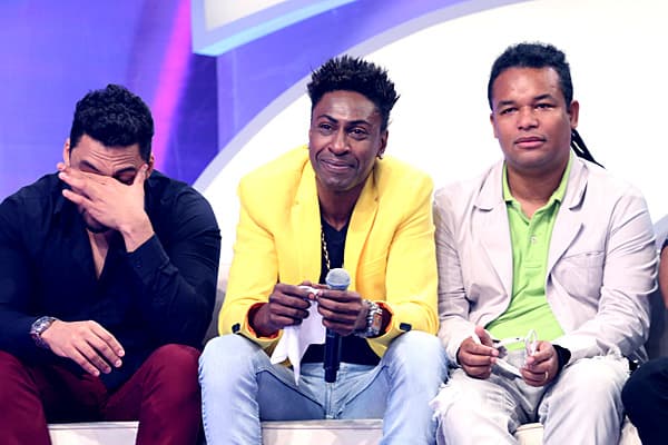 "Domingo Legal" recebe Grupo Pixote para cantar ao vivo