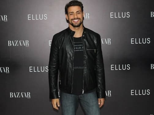 Cauã Reymond não aceita tirar foto ao lado de Chay Suede