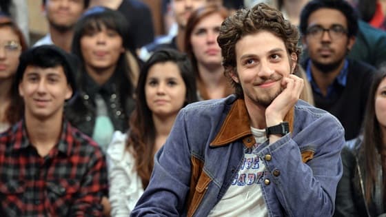 Chay Suede se prepara para nova novela das 21h