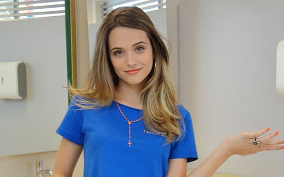 Querendo fazer maldades nas novelas, Juliana Paiva desabafa: "me enxergam como princesinha"