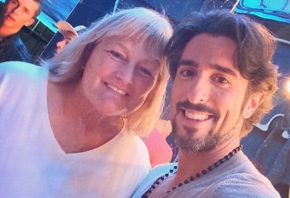 Marcos Mion encontra mãe dos filhos de Michael Jackson e se emociona