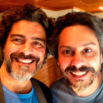 Namorado de Xuxa é quase gêmeo de Alexandre Nero; confira 