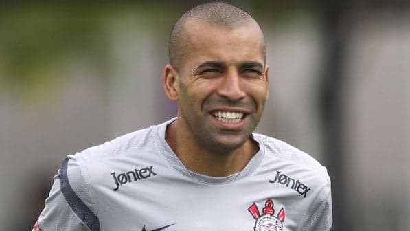 Xii! Emerson Sheik contrata segurança após viver romance com mulher casada