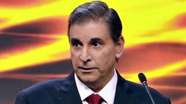 É hoje! SBT realiza debate entre candidatos a Presidente do Brasil