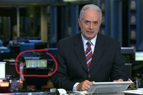 Xii! Durante "Jornal da Globo", redação assiste à futebol americano na ESPN