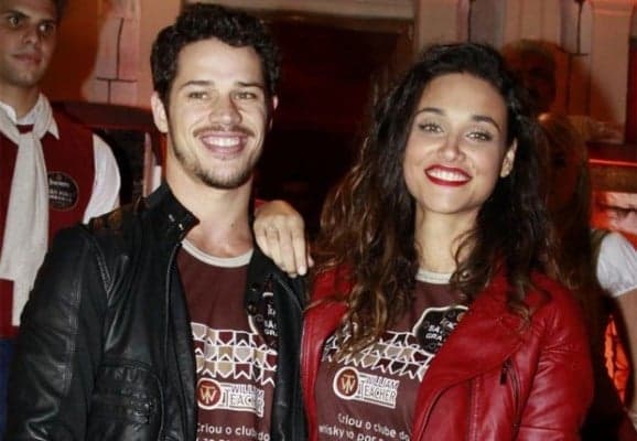 Casal global ganha imóveis como cachê
