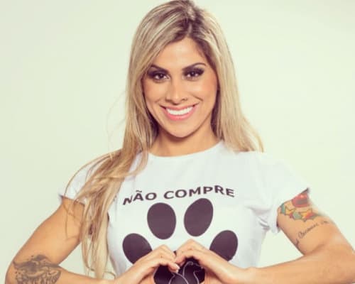 Vanessa Mesquita, campeã do "BBB 14", se exalta em rede social: "Vão se f*** todo mundo"