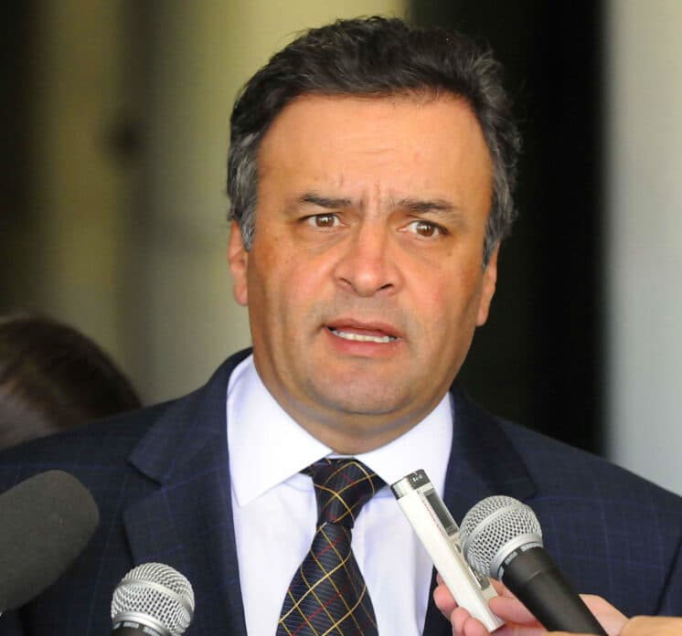 Candidato ao cargo de Presidente da República suspeita que urnas das eleições foram adulteradas