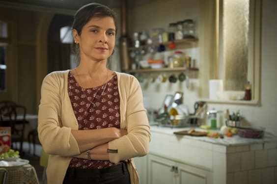 "Império": Cora volta à novela dizendo que estava em um spa