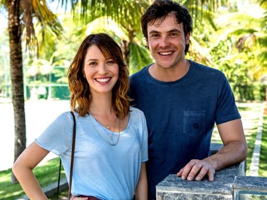 Sérgio Guizé descarta namoro com Nathalia Dill e fala sobre "Alto Astral"