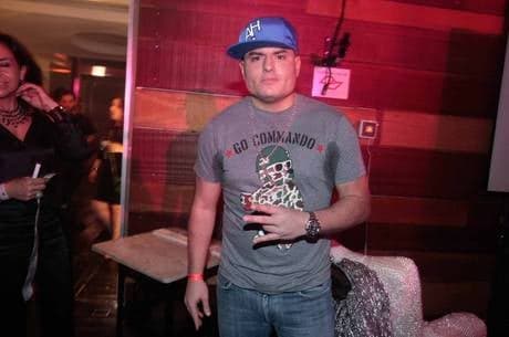 Sem pagar pensão alimentícia do filho, Carlinhos Mendigo pode ser preso: "Cadeia não me assusta"