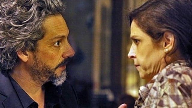 "Império": Cora admite que é apaixonada por José Alfredo