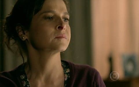 "Império": Cora não resiste e vai parar na cama com bandido