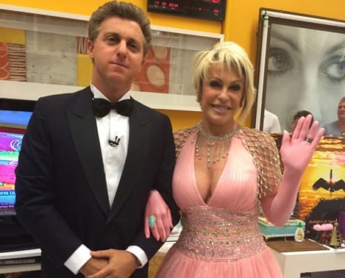 Luciano Huck e Ana Mariga Braga comemoram 15 anos de Globo com gesto inusitado 