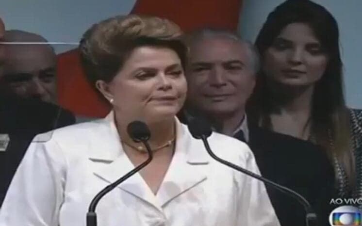 Vídeo da Hora: William Bonner é xingado ao vivo, povo faz coro contra Globo