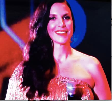 Tatá Werneck provoca Luan Santana em premiação e Paulo Gustavo faz piada com Ivete e Xuxa