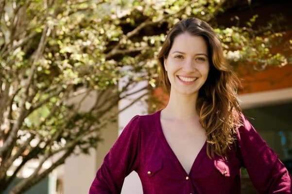 Nathalia Dill fará participação especial na novela "Eta Mundo Bom"