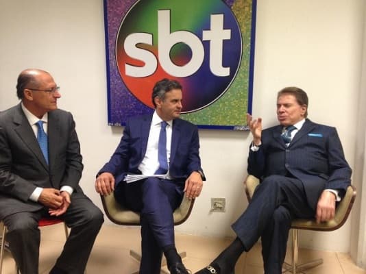 Saiba qual foi o assunto entre Silvio Santos e Aécio Neves antes do debate no SBT
