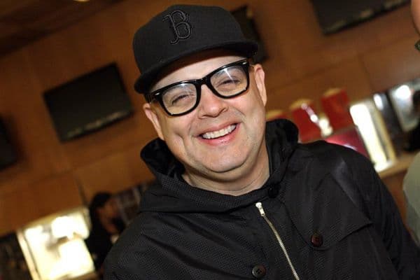 Ex-parceiro de Adriane Galisteu ganha programa no Canal Viva